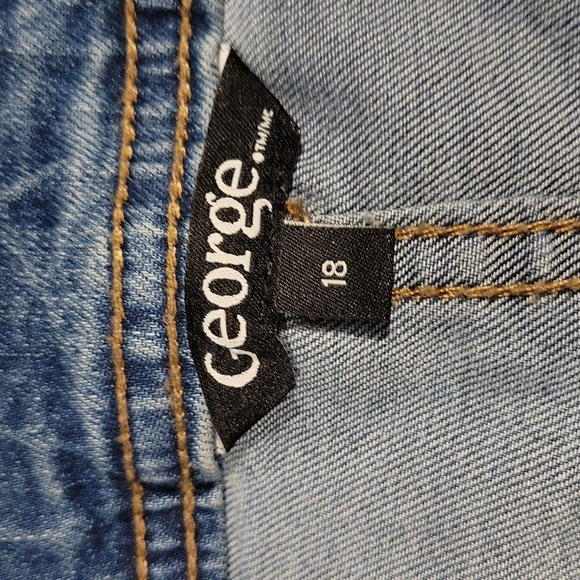 George Jeans - Picture 2 of 2